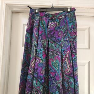 Vibrant Geiger Paisley Skirt
